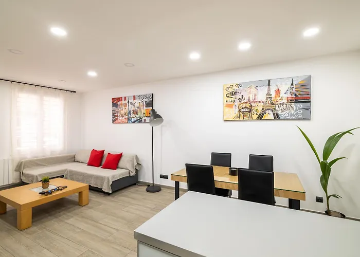 Luxury Beach Apartment, Next To The Sea